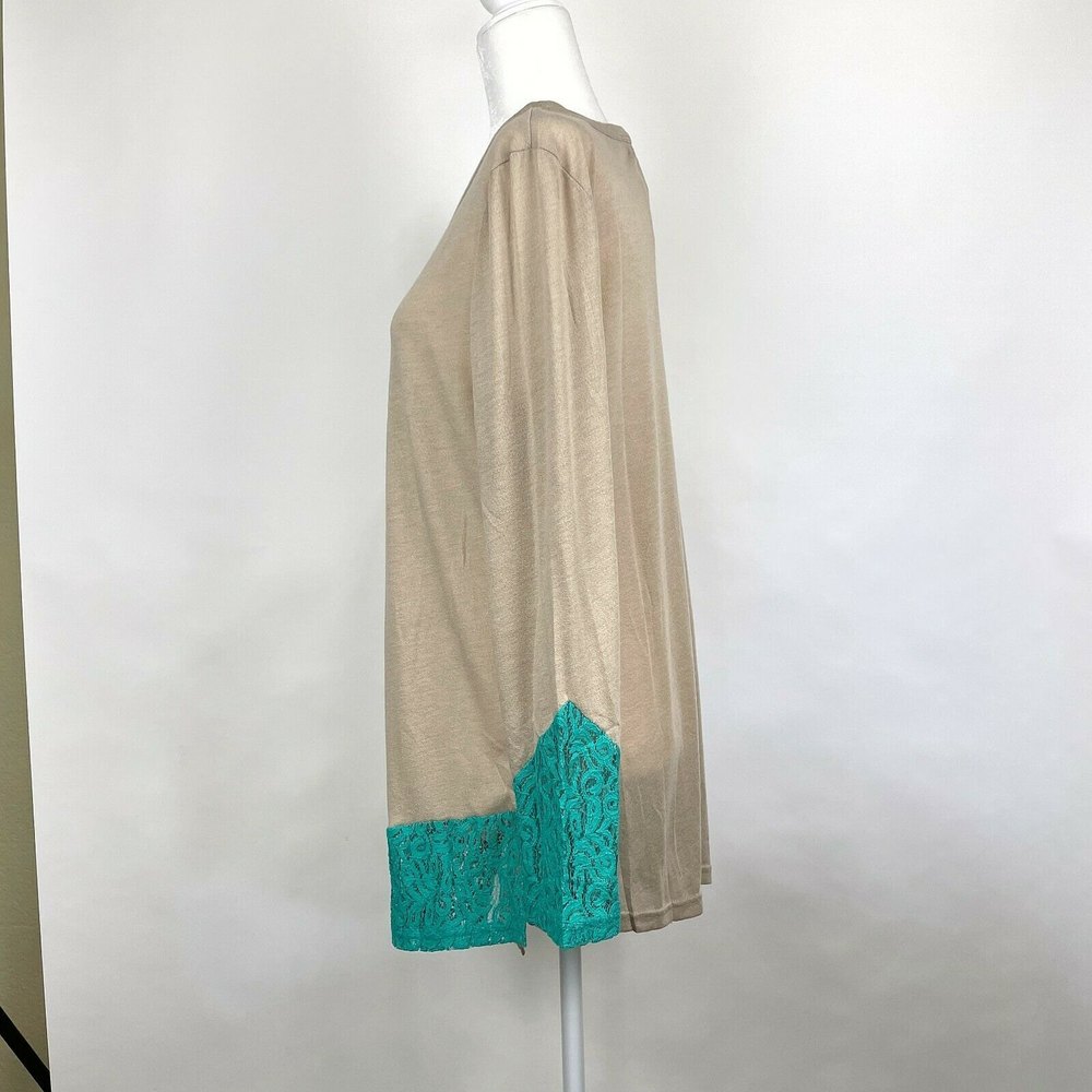 Grace & Emma Women's Sz M Beige Long Sleeve Asymmetrical Shirt w/ Turquoise Lace - Picture 6 of 10